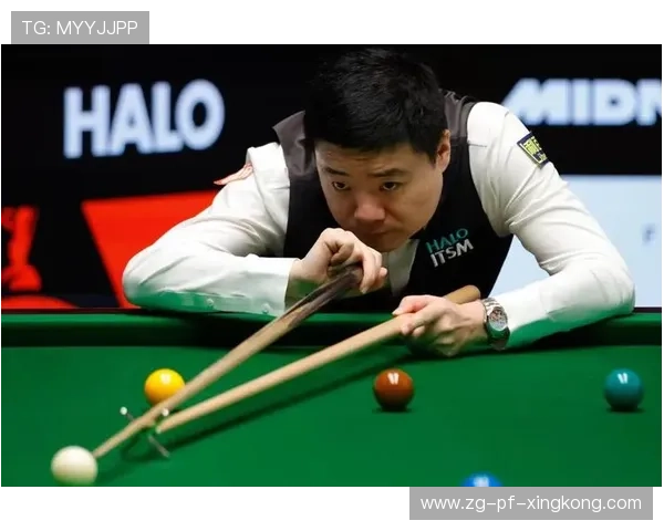 丁俊晖练习反线路选择，教练称“成熟度提升”